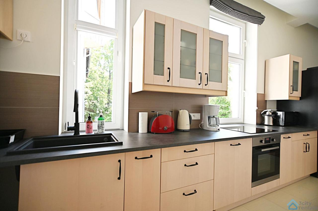 Beige And Red 3City Studio In Sopot With Outdoor Parking By Noclegi Renters Dış mekan fotoğraf
